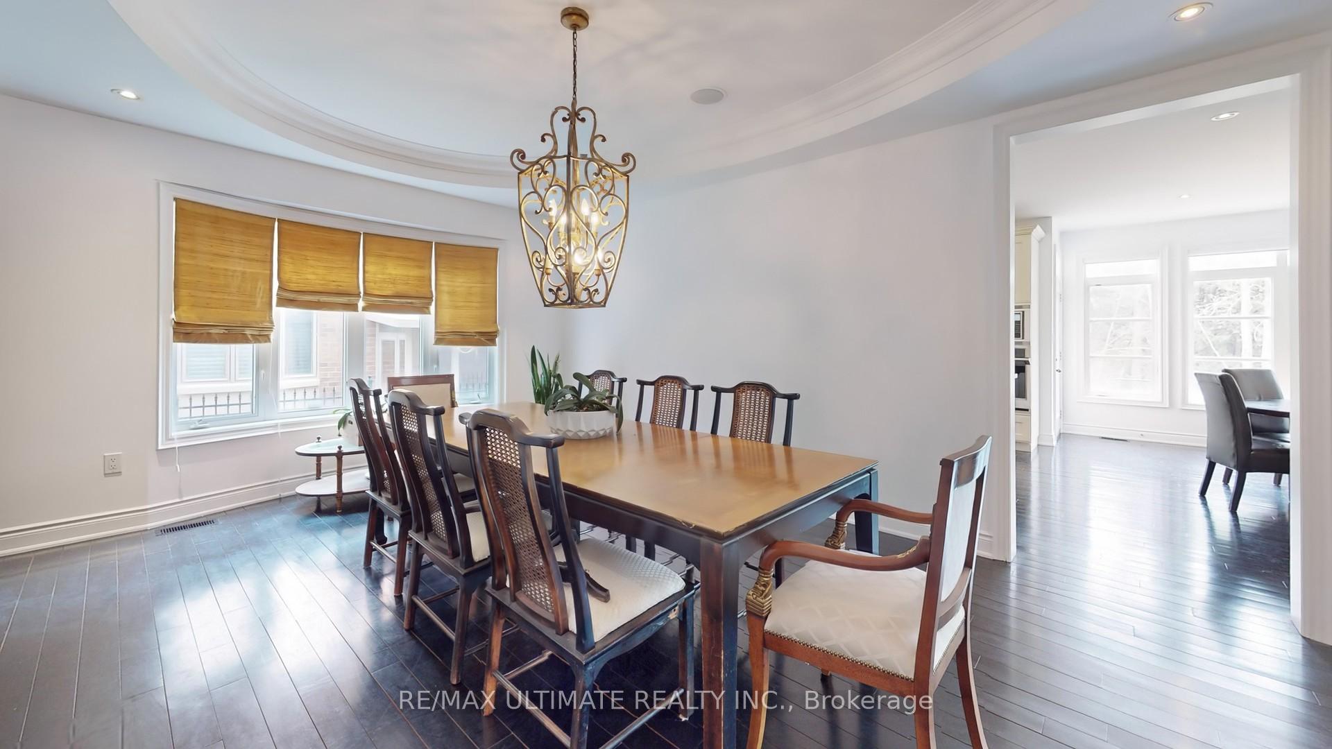 Photo 16 of 133 Cook's Mill Crescent, Vaughan, Patterson — HOMEH