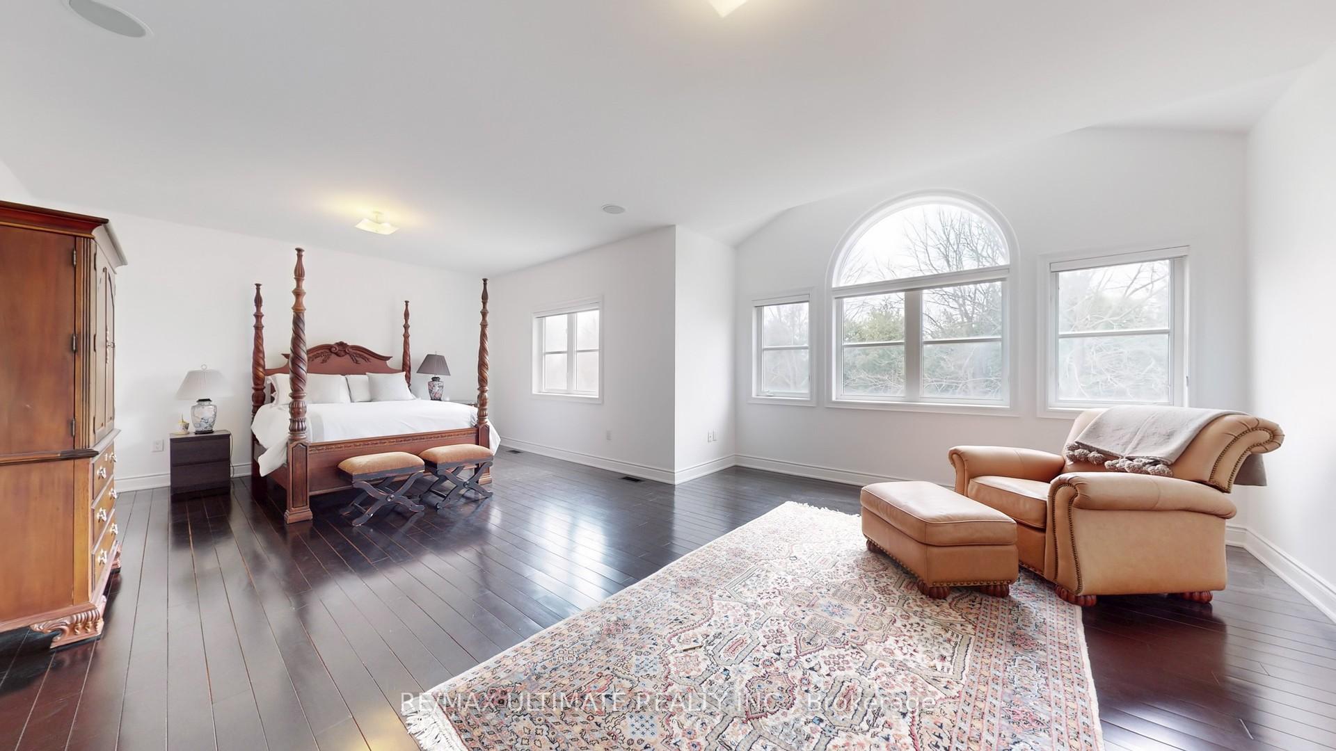 Photo 19 of 133 Cook's Mill Crescent, Vaughan, Patterson — HOMEH