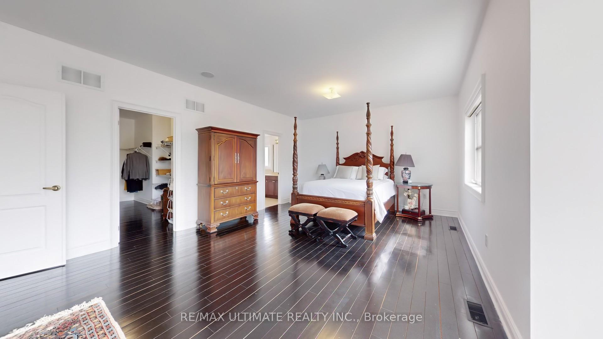 Photo 21 of 133 Cook's Mill Crescent, Vaughan, Patterson — HOMEH