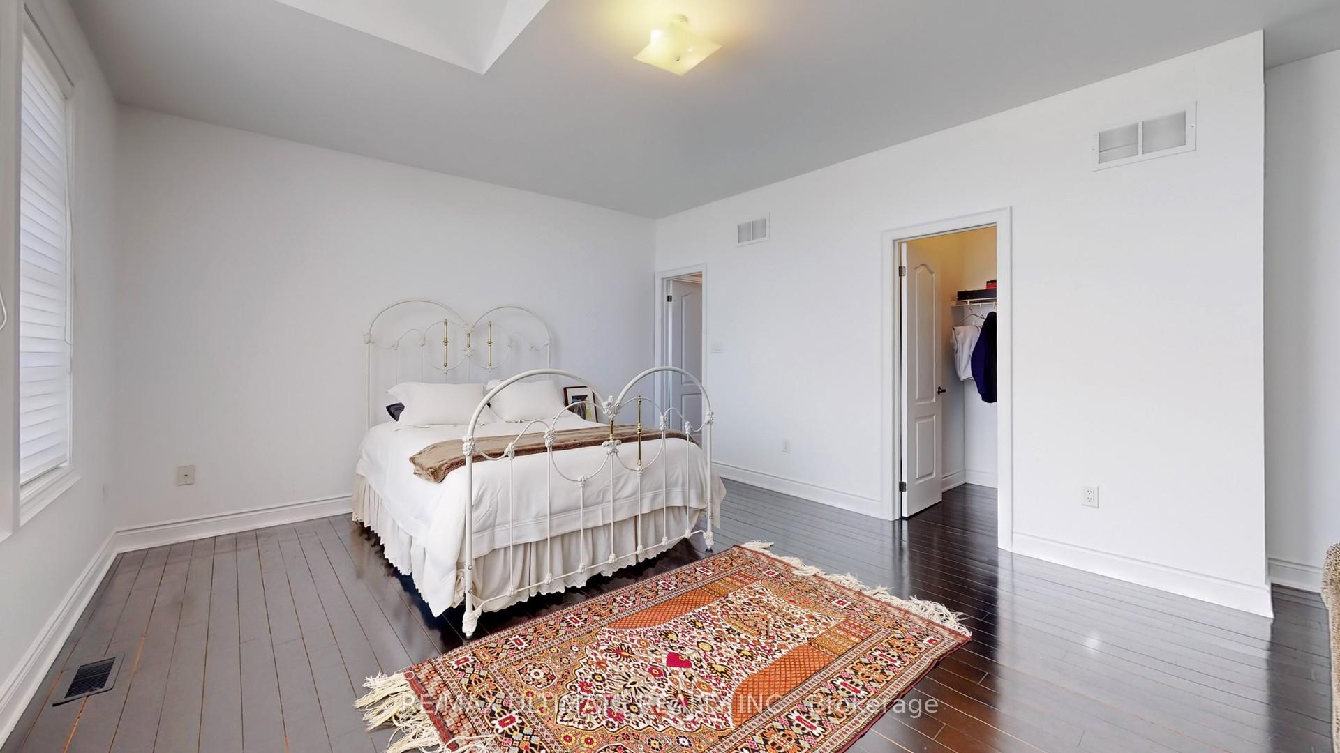 Photo 26 of 133 Cook's Mill Crescent, Vaughan, Patterson — HOMEH