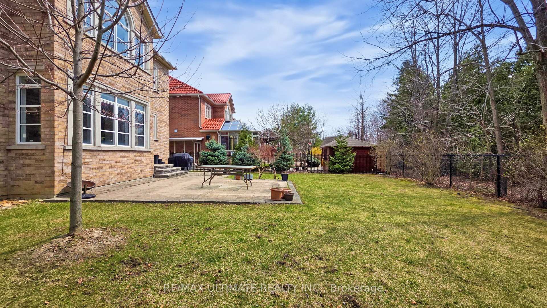 Photo 29 of 133 Cook's Mill Crescent, Vaughan, Patterson — HOMEH