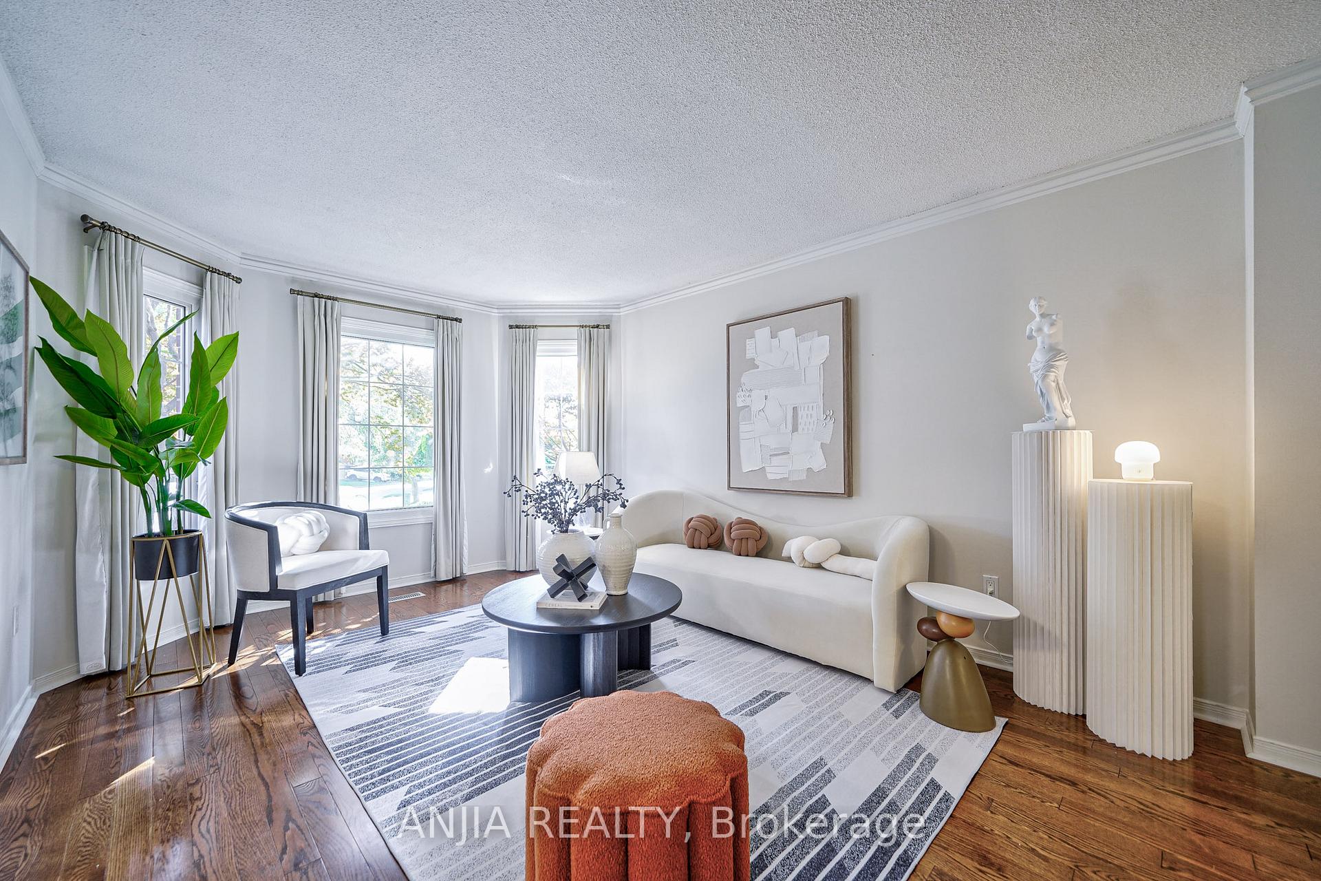 Photo 11 of 94 Tilman Circle, Markham, Markham Village — HOMEH