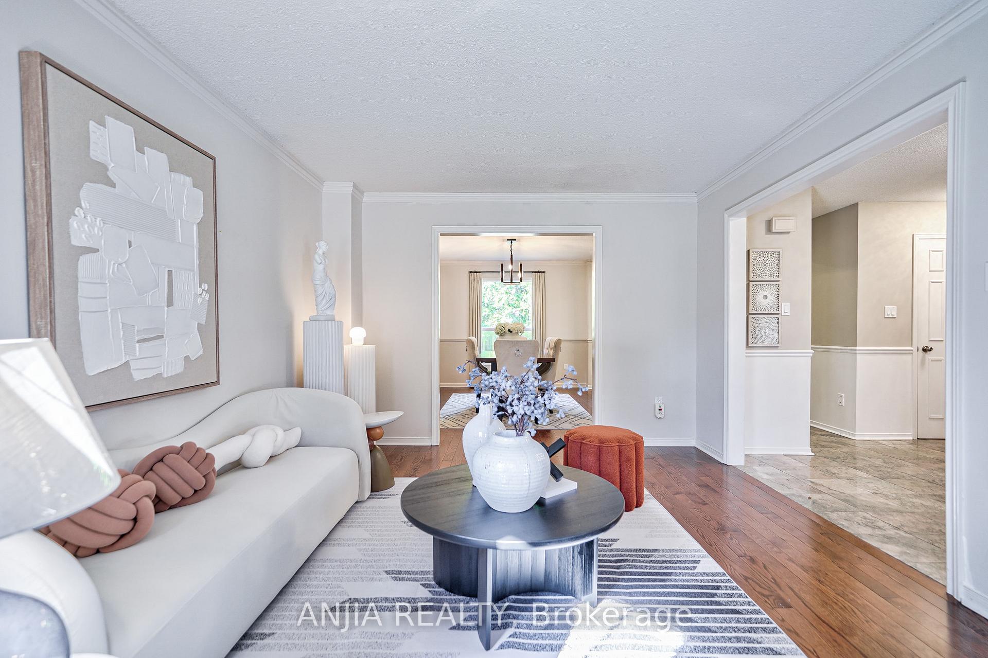 Photo 13 of 94 Tilman Circle, Markham, Markham Village — HOMEH