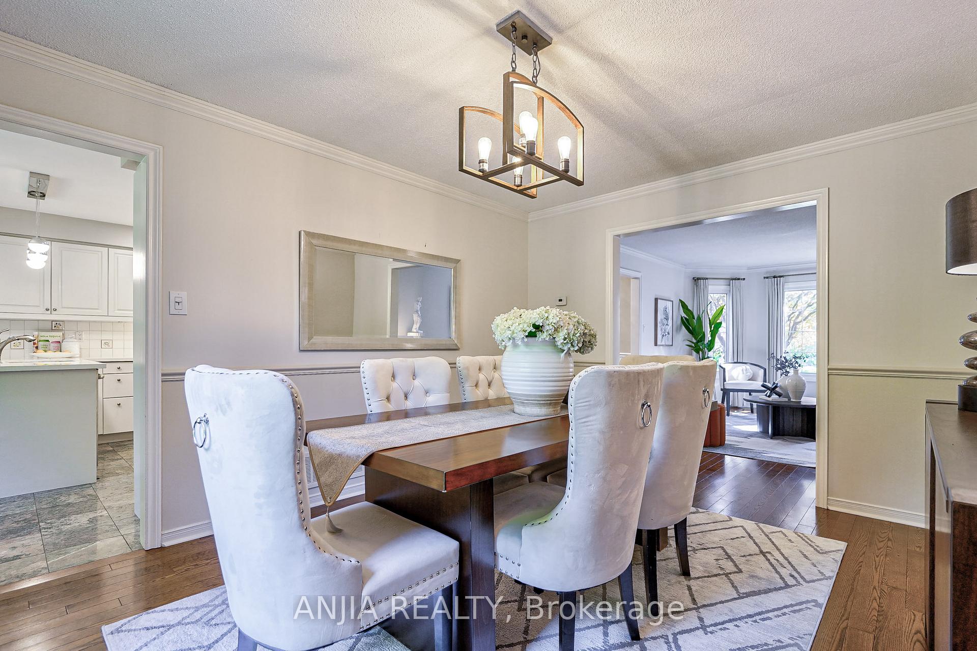 Photo 16 of 94 Tilman Circle, Markham, Markham Village — HOMEH