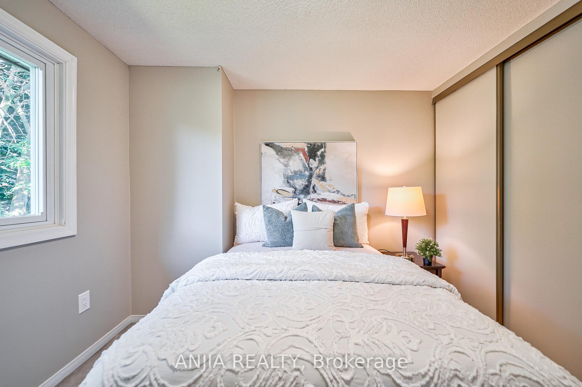 Photo 35 of 94 Tilman Circle, Markham, Markham Village — HOMEH