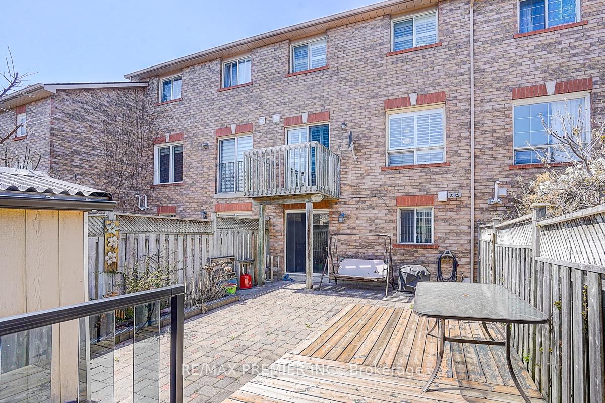 Photo 4 of 146 Michelle Drive, Vaughan, East Woodbridge — HOMEH