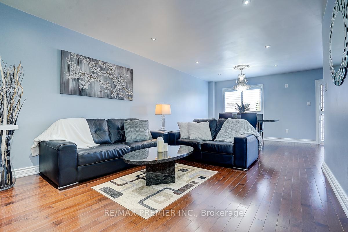 Photo 6 of 146 Michelle Drive, Vaughan, East Woodbridge — HOMEH