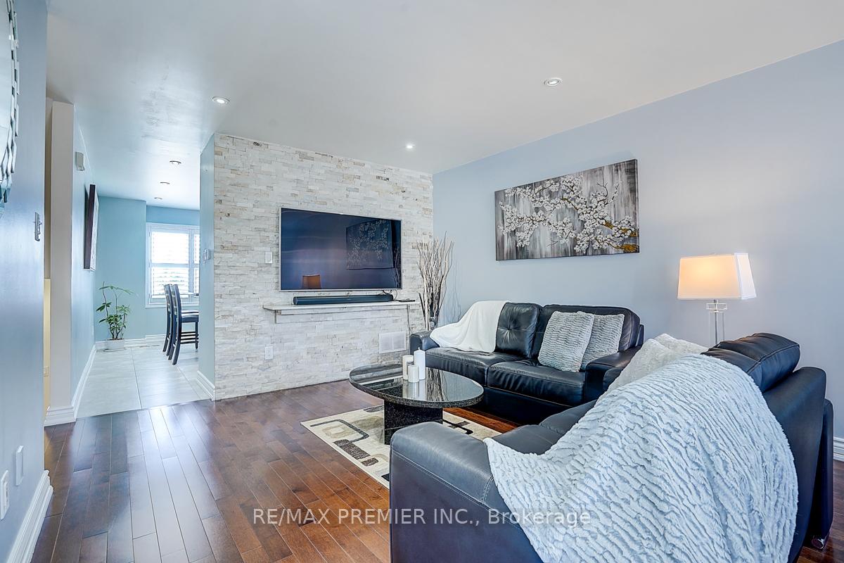 Photo 7 of 146 Michelle Drive, Vaughan, East Woodbridge — HOMEH