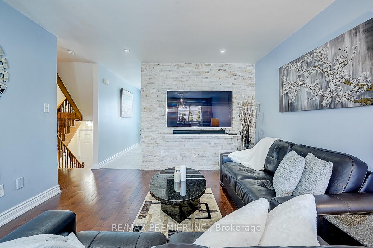 Photo 9 of 146 Michelle Drive, Vaughan, East Woodbridge — HOMEH