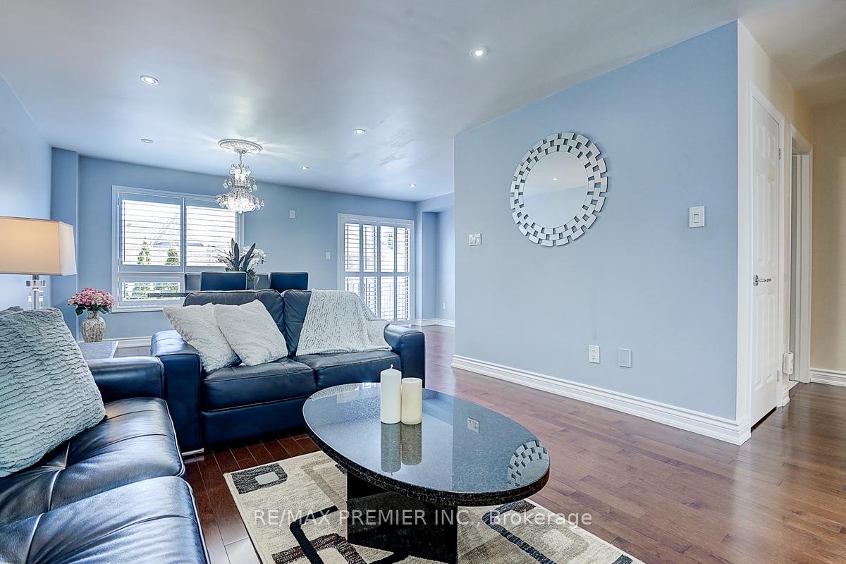 Photo 10 of 146 Michelle Drive, Vaughan, East Woodbridge — HOMEH