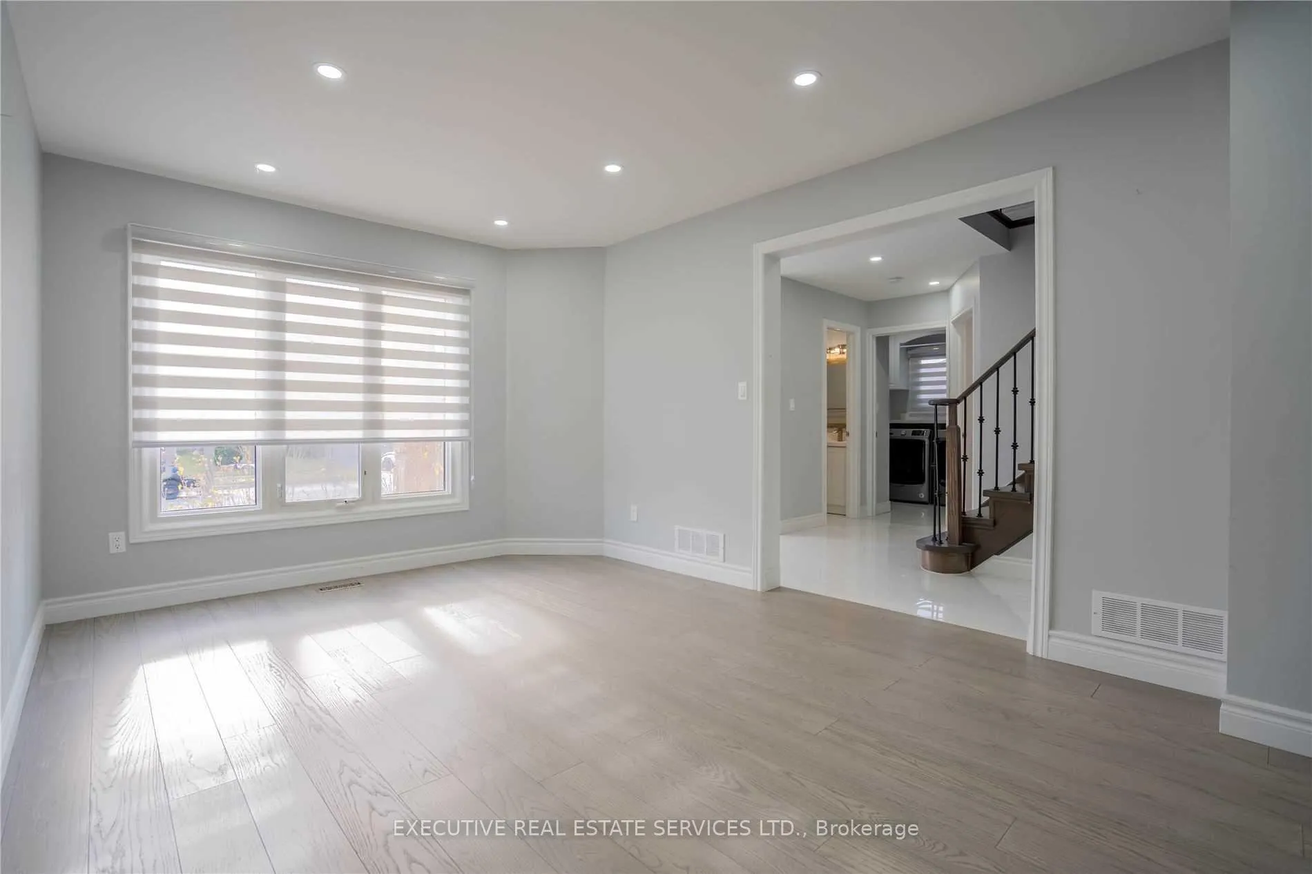 Photo 5 of 46 Willowbrook Drive, Whitby, Pringle Creek — HOMEH