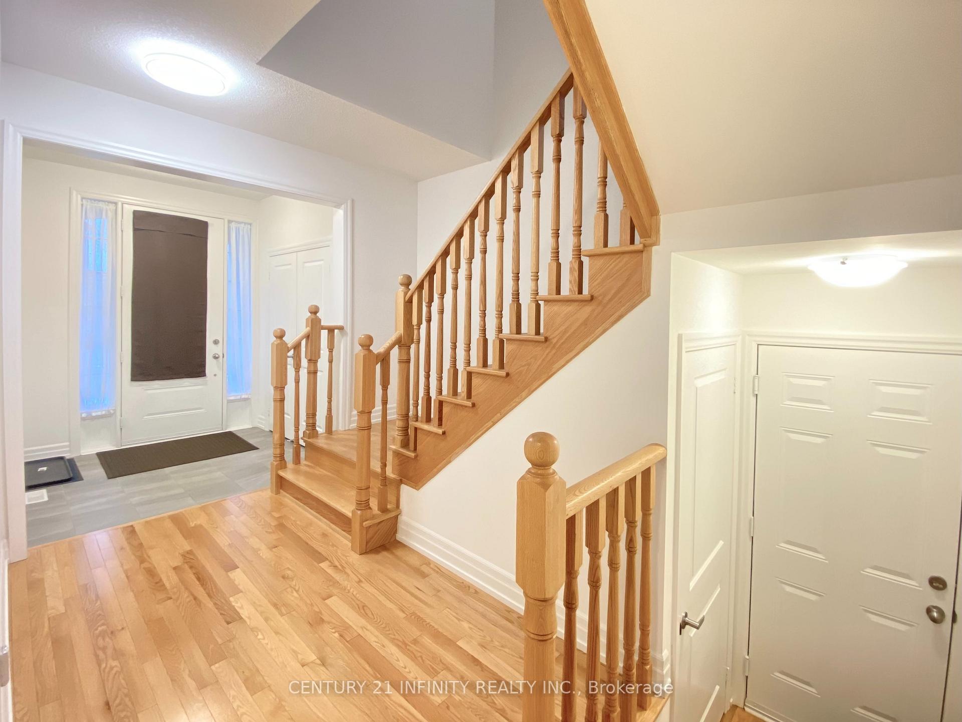 Photo 7 of 4 Torbay Street, Whitby, Williamsburg — HOMEH