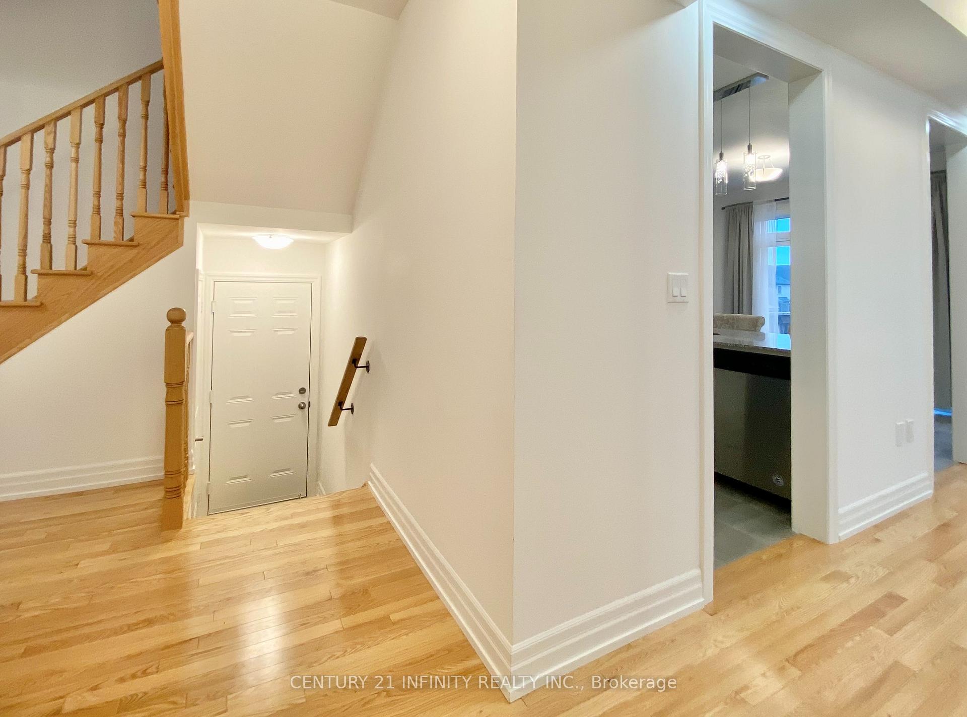 Photo 8 of 4 Torbay Street, Whitby, Williamsburg — HOMEH