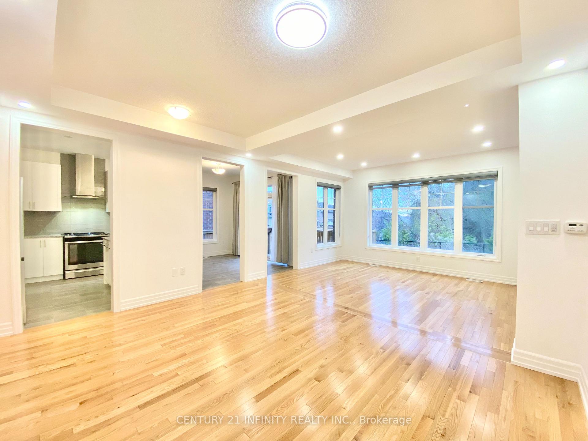 Photo 10 of 4 Torbay Street, Whitby, Williamsburg — HOMEH