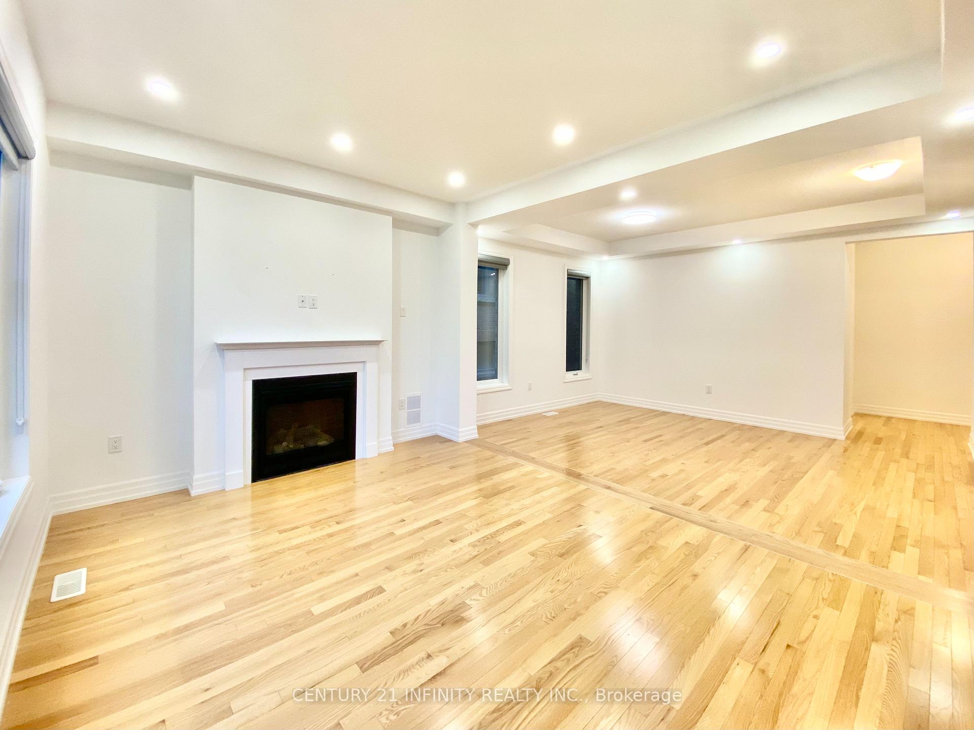 Photo 12 of 4 Torbay Street, Whitby, Williamsburg — HOMEH