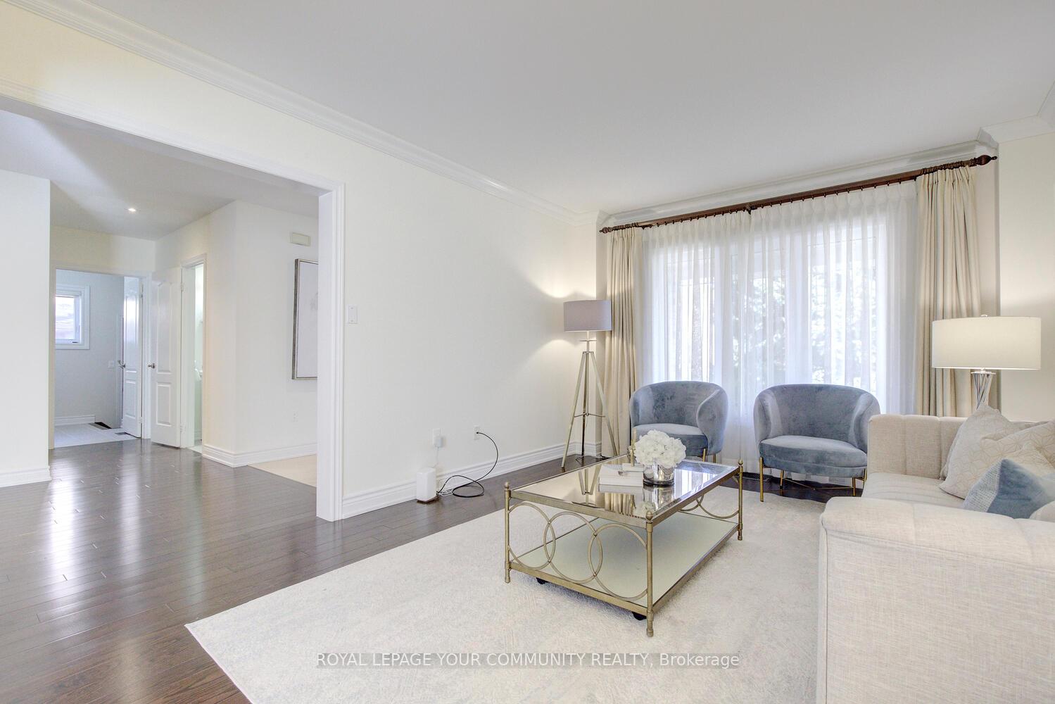 Photo 8 of 33 Robertson Close, Vaughan, Maple — HOMEH