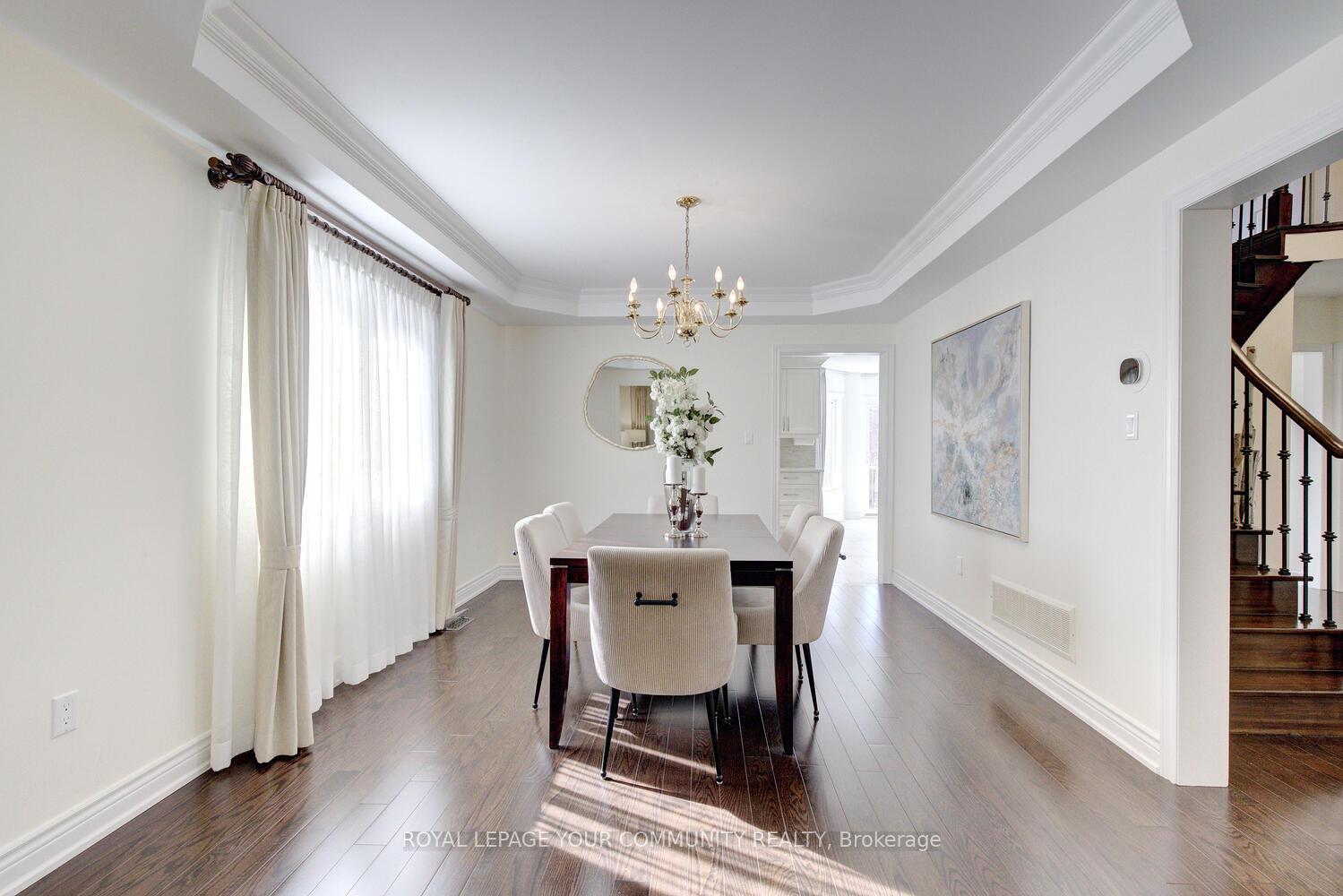 Photo 12 of 33 Robertson Close, Vaughan, Maple — HOMEH