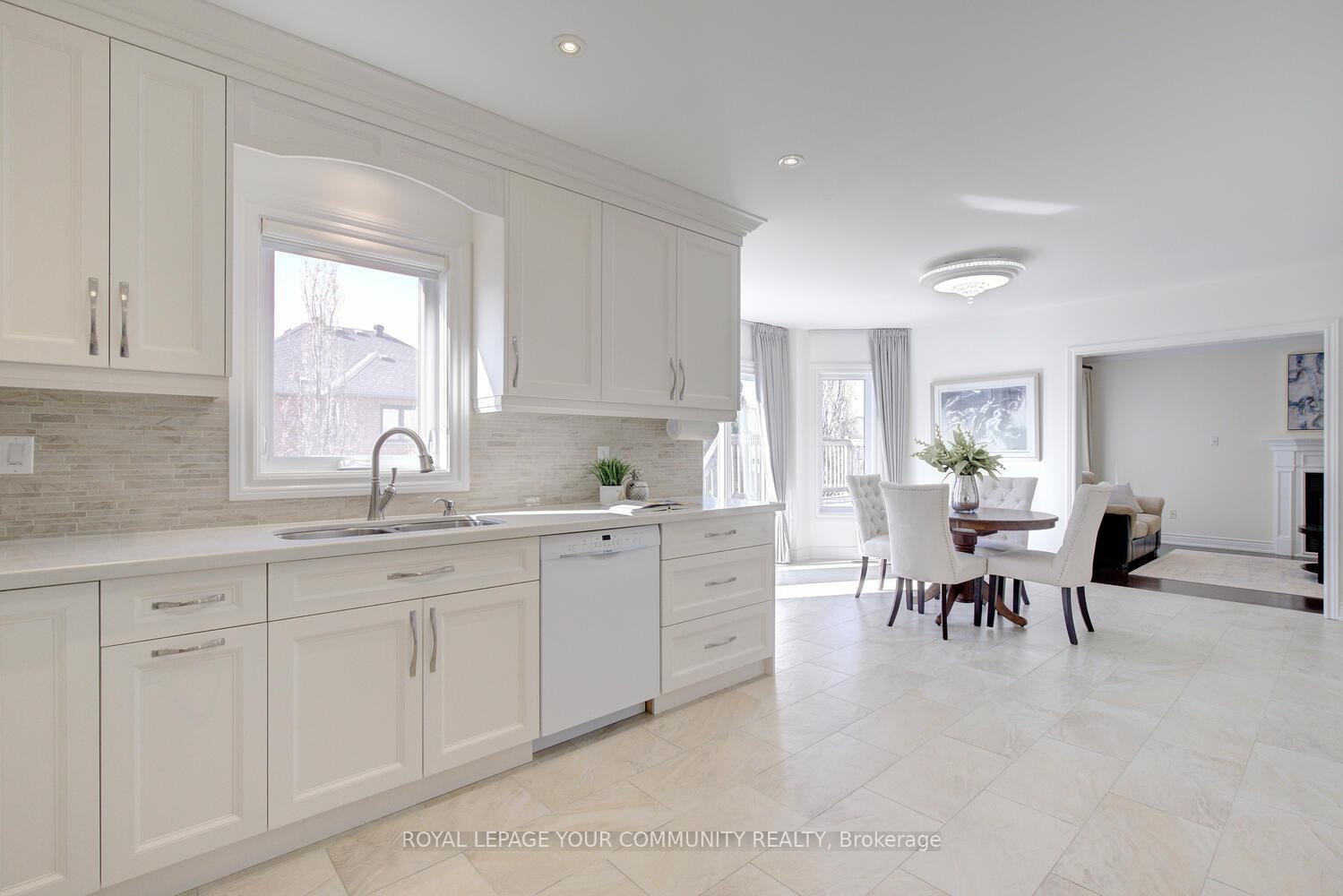 Photo 19 of 33 Robertson Close, Vaughan, Maple — HOMEH