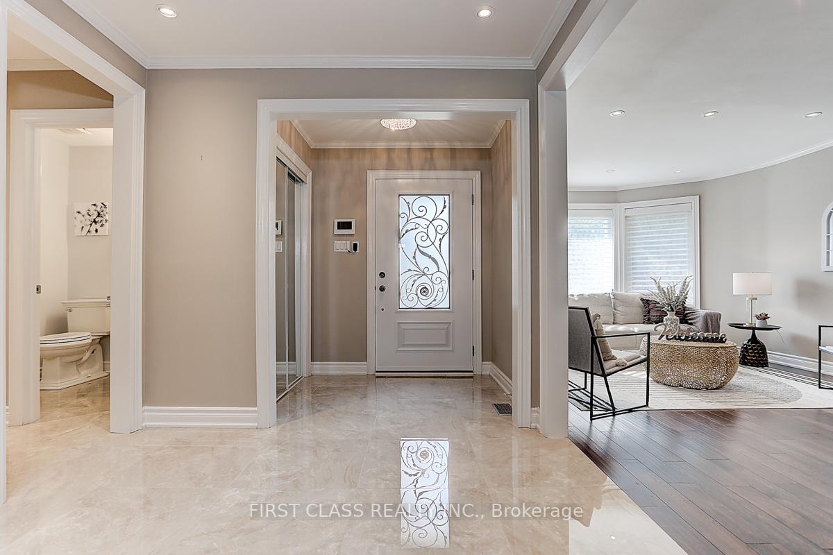 Photo 3 of 16 Lindemann Street, Markham, Aileen-Willowbrook — HOMEH