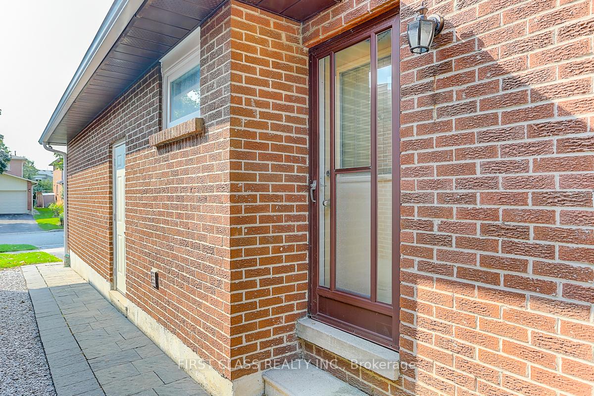 Photo 36 of 16 Lindemann Street, Markham, Aileen-Willowbrook — HOMEH