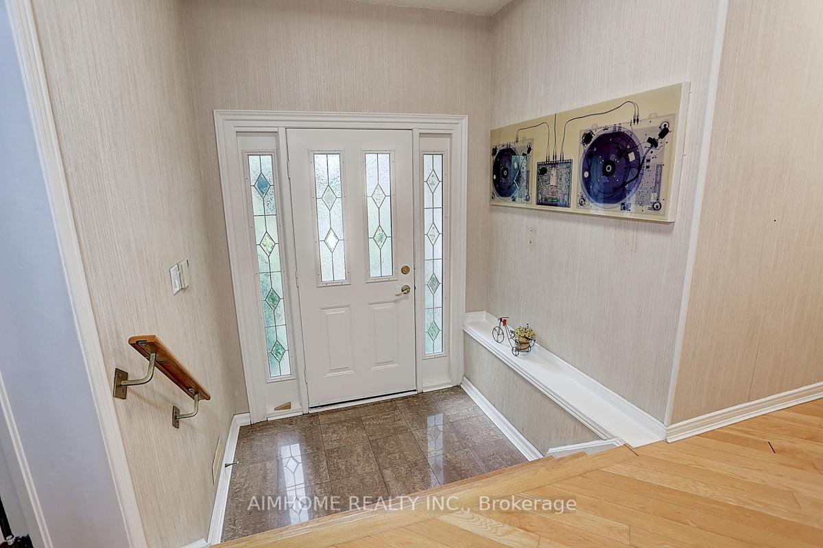 Photo 3 of 40 Willowbrook Road, Markham, Aileen-Willowbrook — HOMEH