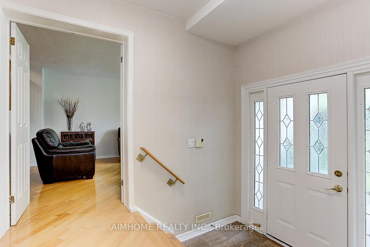 Photo 4 of 40 Willowbrook Road, Markham, Aileen-Willowbrook — HOMEH