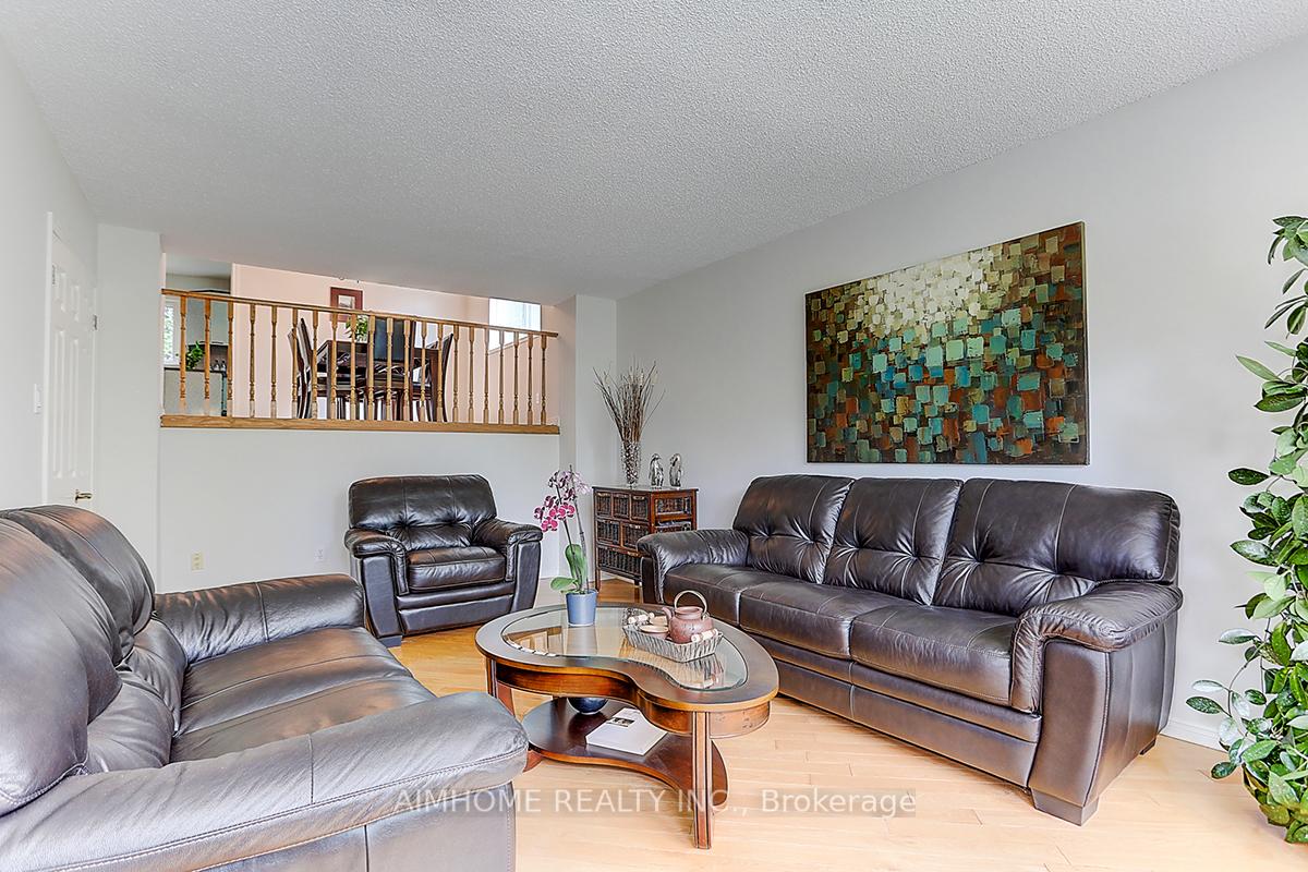 Photo 5 of 40 Willowbrook Road, Markham, Aileen-Willowbrook — HOMEH