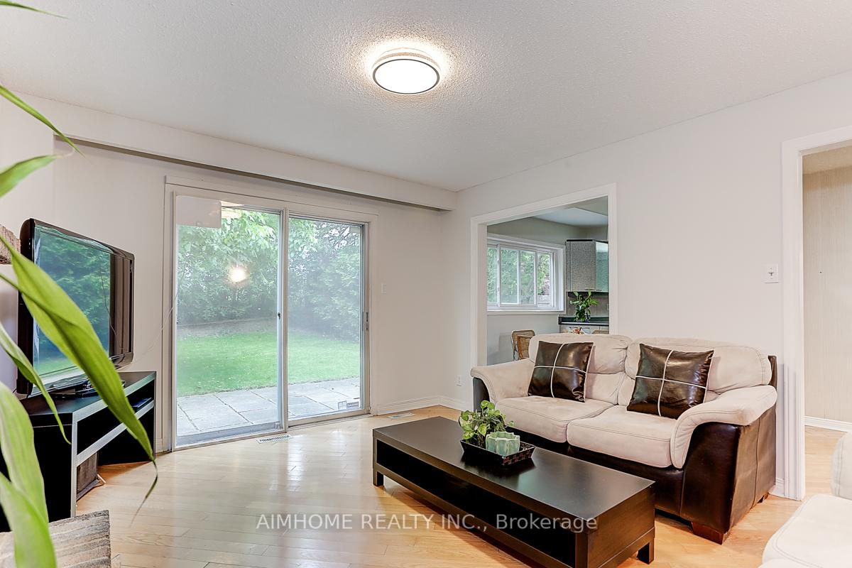 Photo 12 of 40 Willowbrook Road, Markham, Aileen-Willowbrook — HOMEH