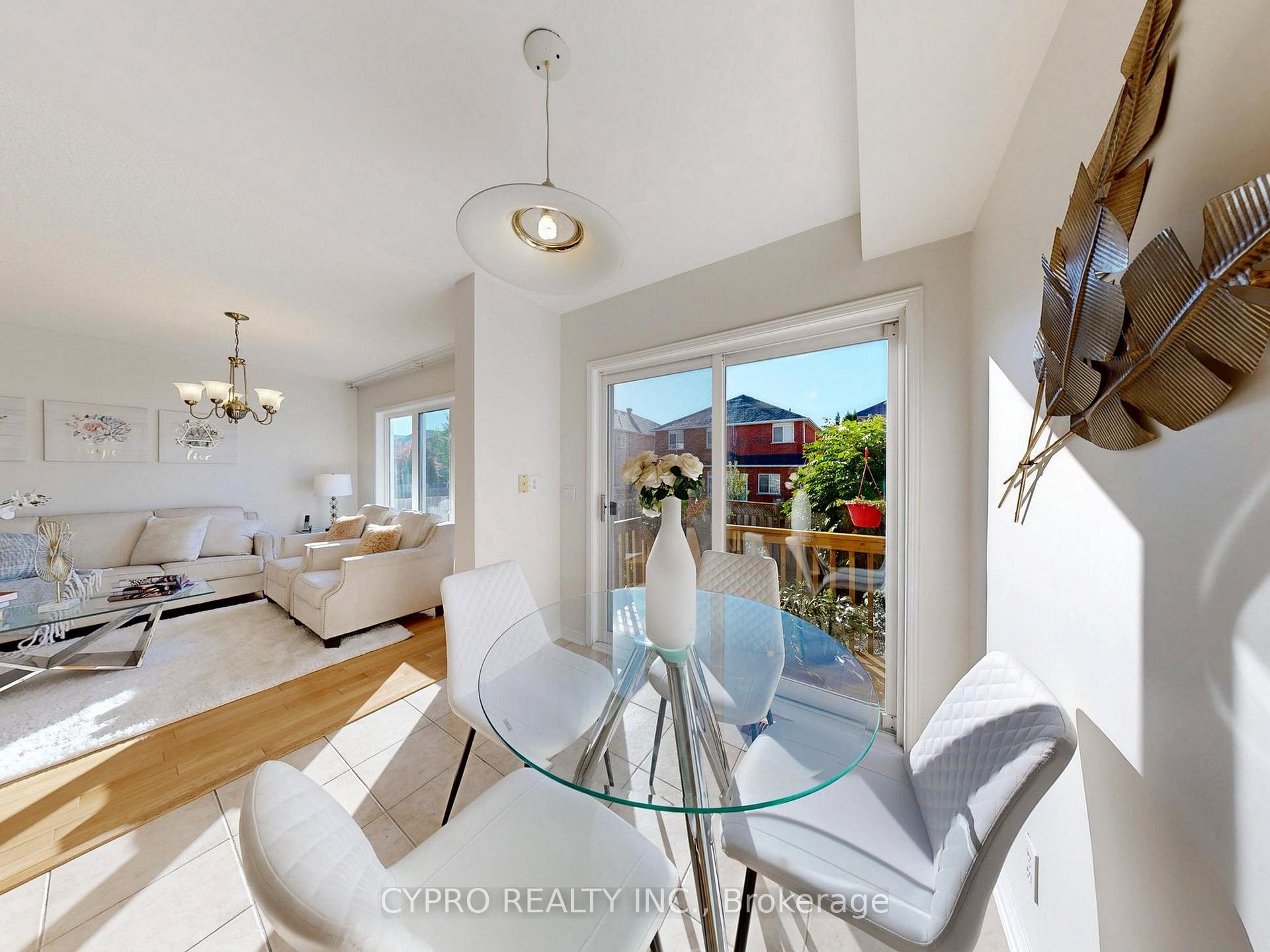 Photo 13 of 33 Bilbrough Street, Aurora, Bayview Northeast — HOMEH