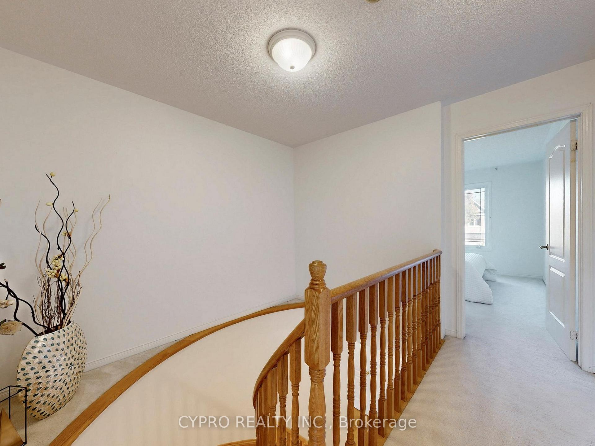 Photo 16 of 33 Bilbrough Street, Aurora, Bayview Northeast — HOMEH