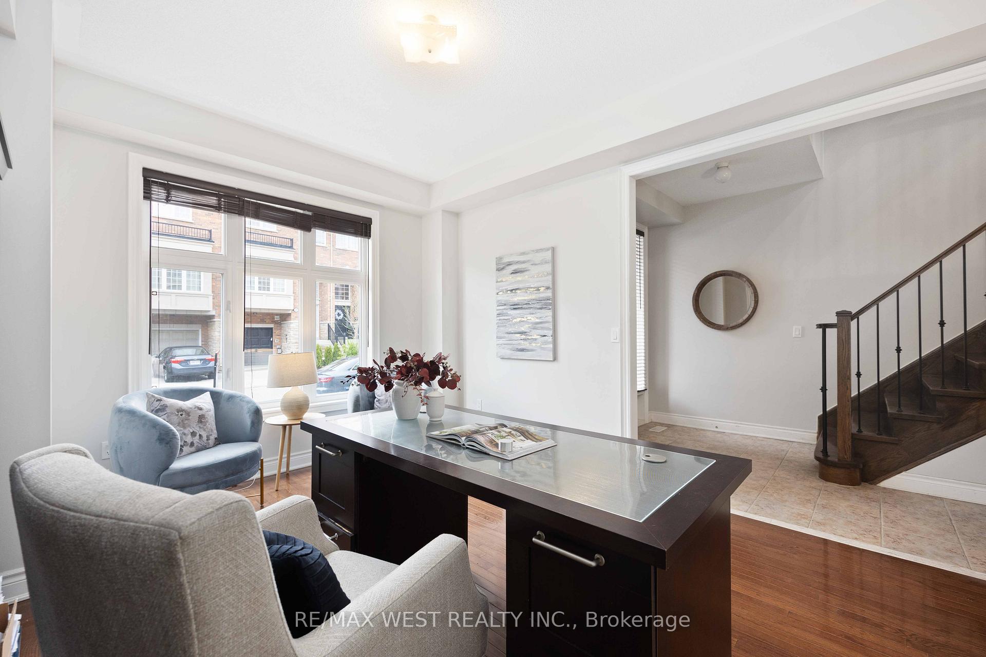 Photo 7 of 17 John Frank Road, Vaughan, East Woodbridge — HOMEH