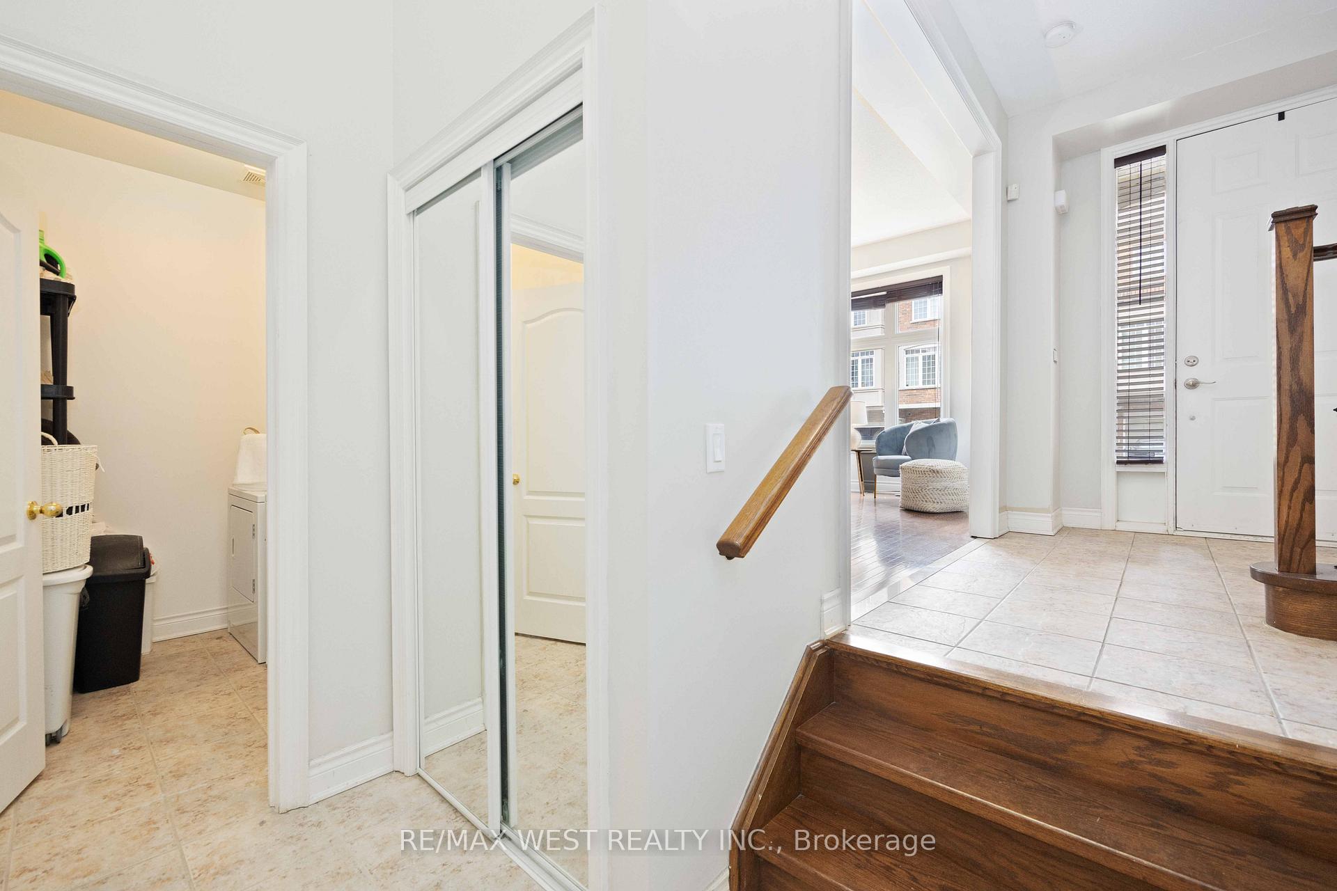 Photo 8 of 17 John Frank Road, Vaughan, East Woodbridge — HOMEH