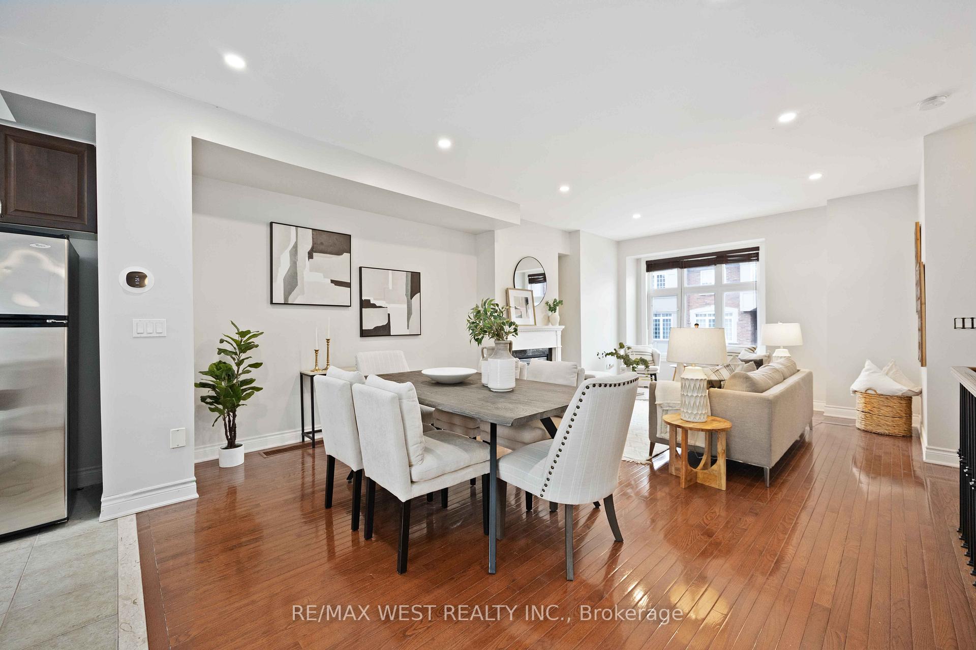 Photo 9 of 17 John Frank Road, Vaughan, East Woodbridge — HOMEH