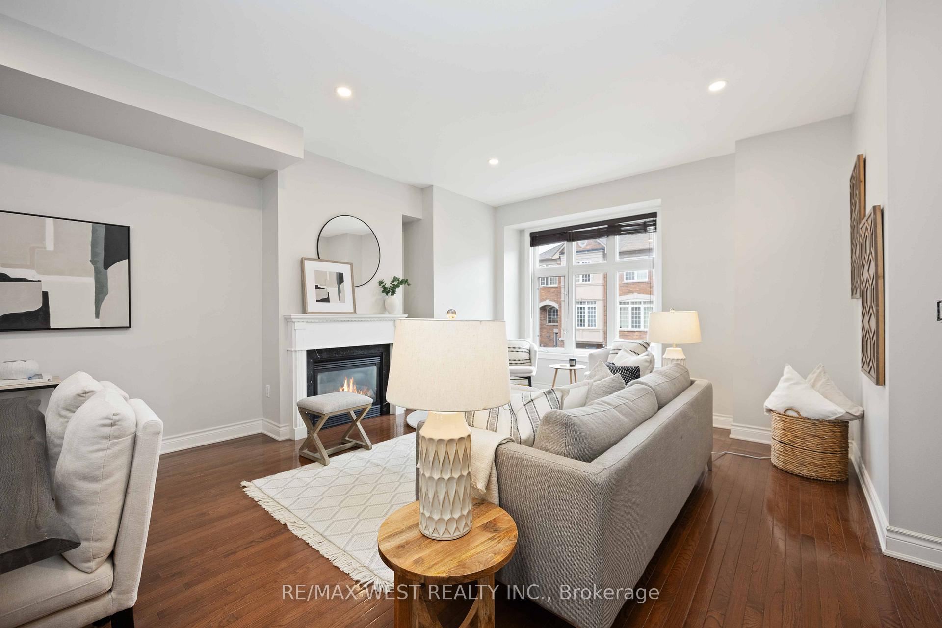 Photo 13 of 17 John Frank Road, Vaughan, East Woodbridge — HOMEH