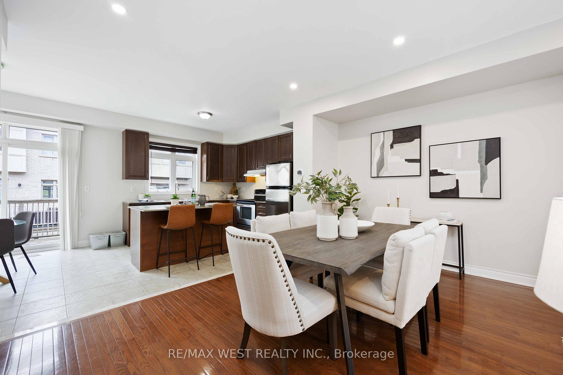 Photo 14 of 17 John Frank Road, Vaughan, East Woodbridge — HOMEH