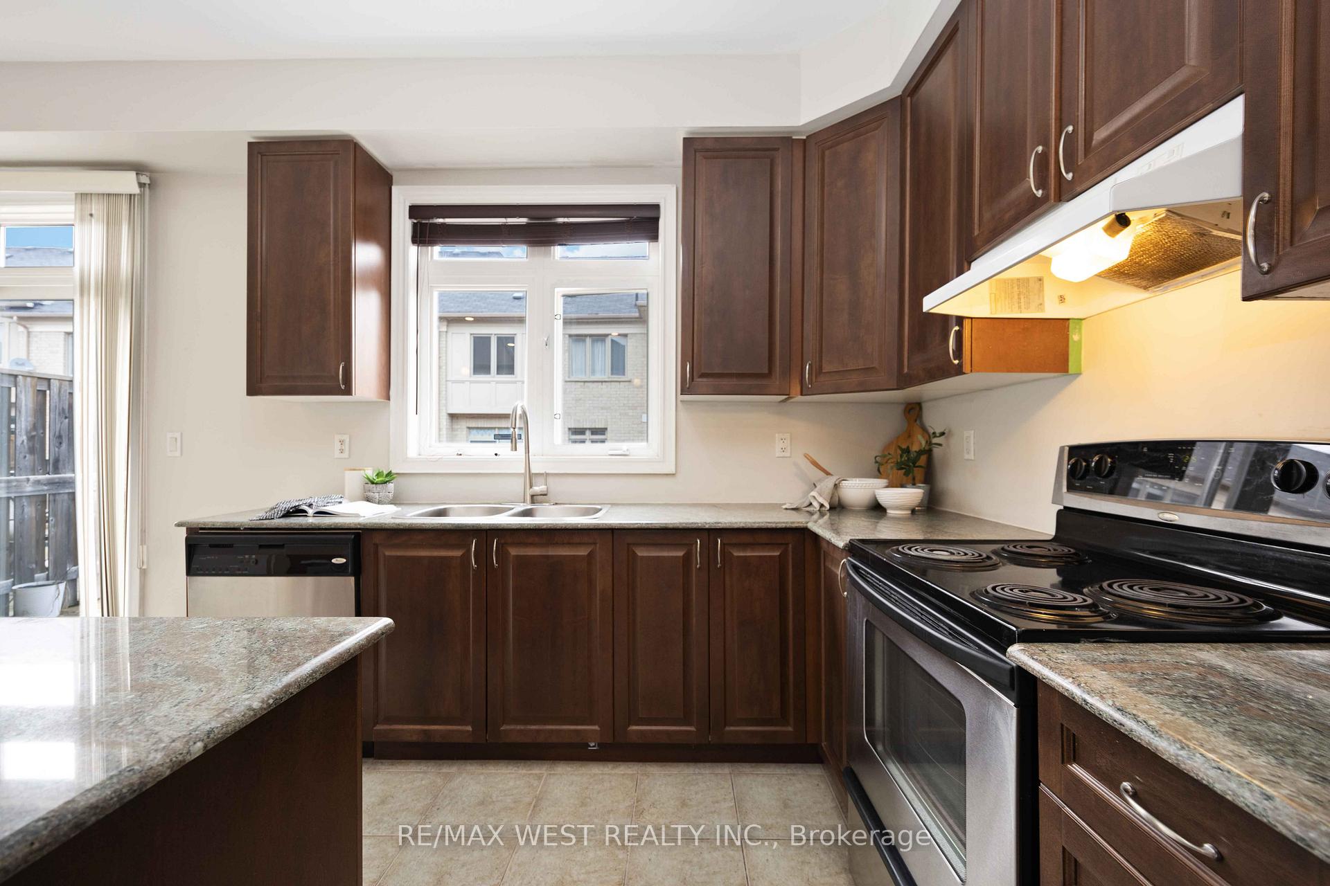 Photo 17 of 17 John Frank Road, Vaughan, East Woodbridge — HOMEH