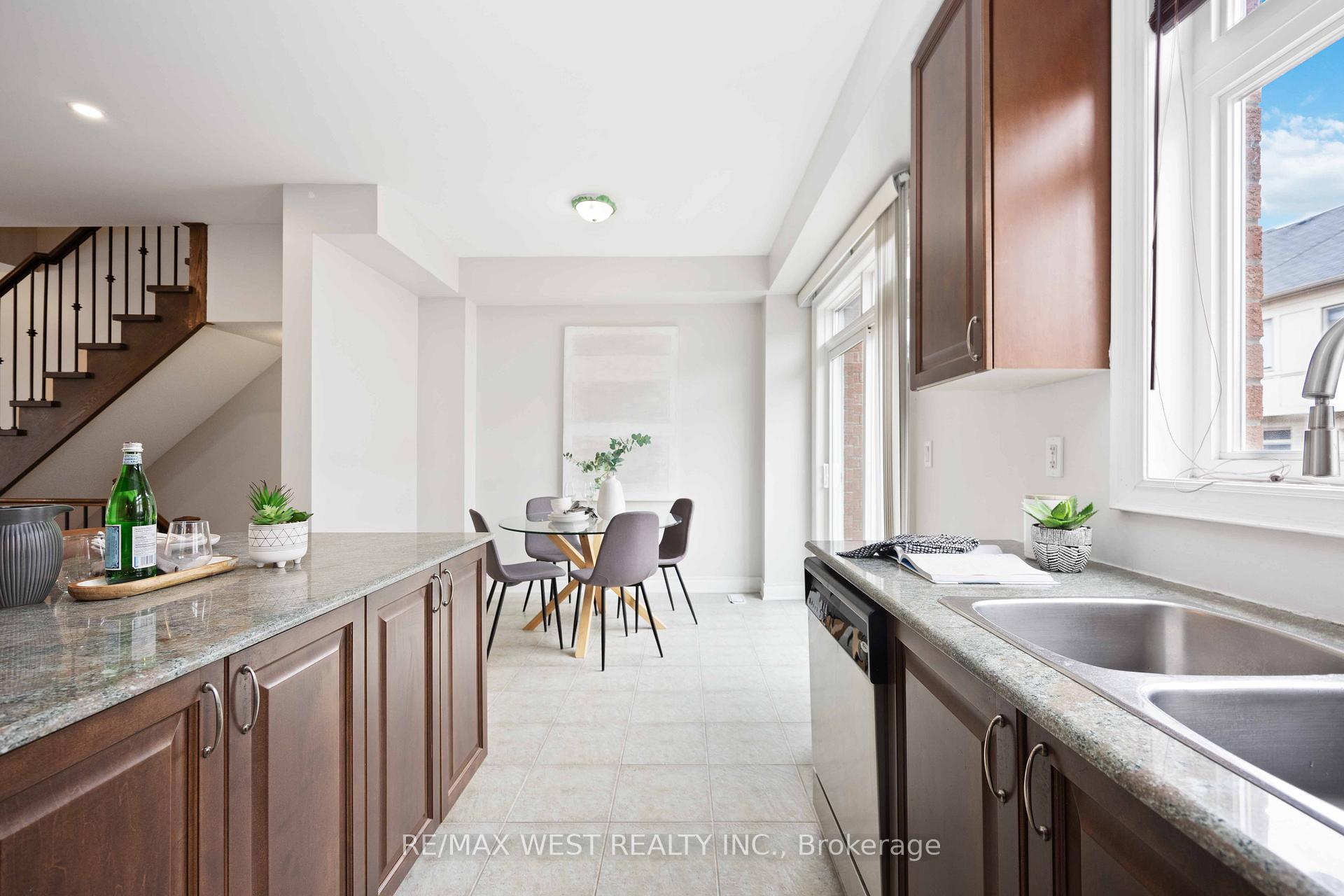 Photo 20 of 17 John Frank Road, Vaughan, East Woodbridge — HOMEH