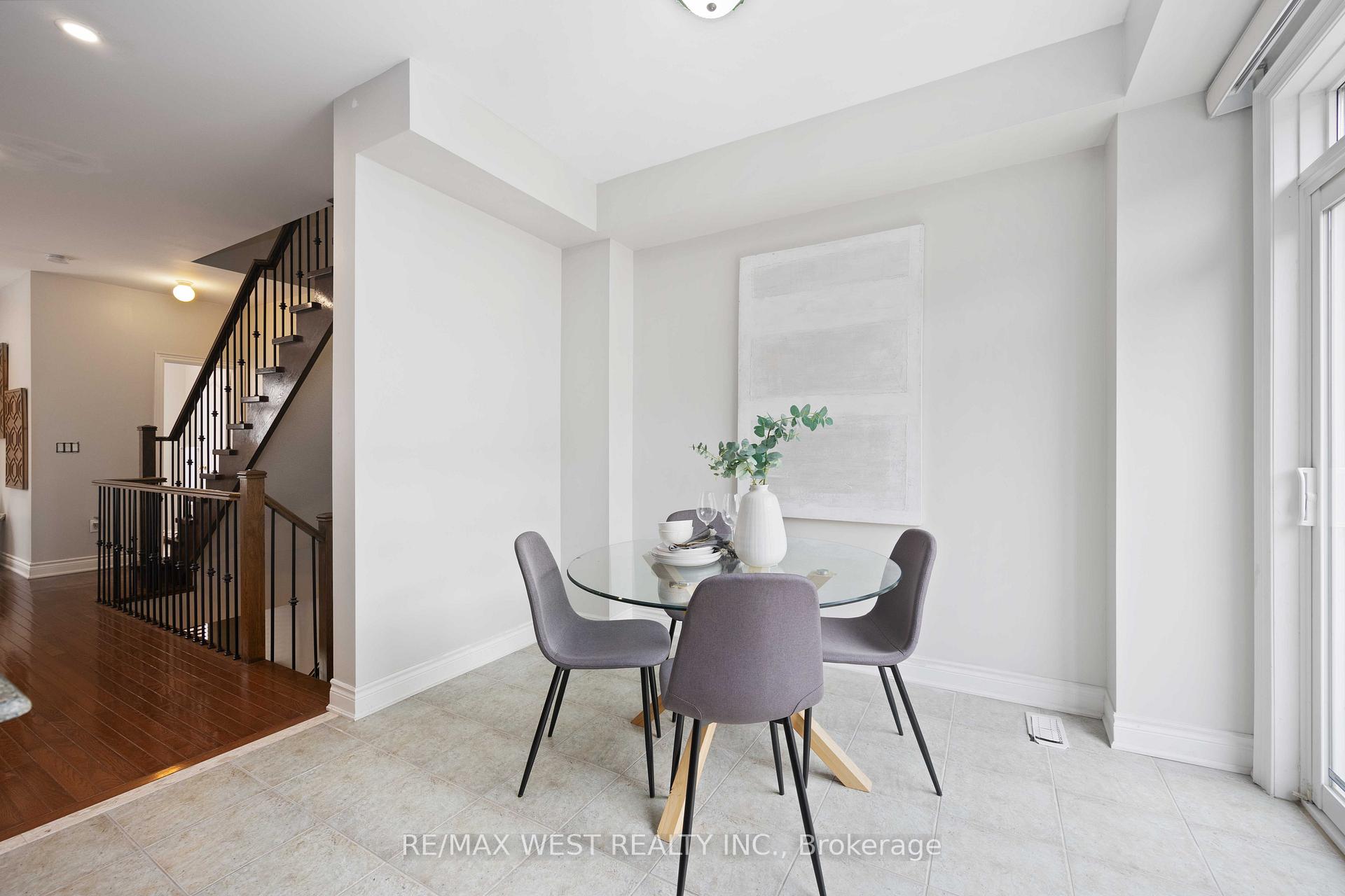 Photo 21 of 17 John Frank Road, Vaughan, East Woodbridge — HOMEH