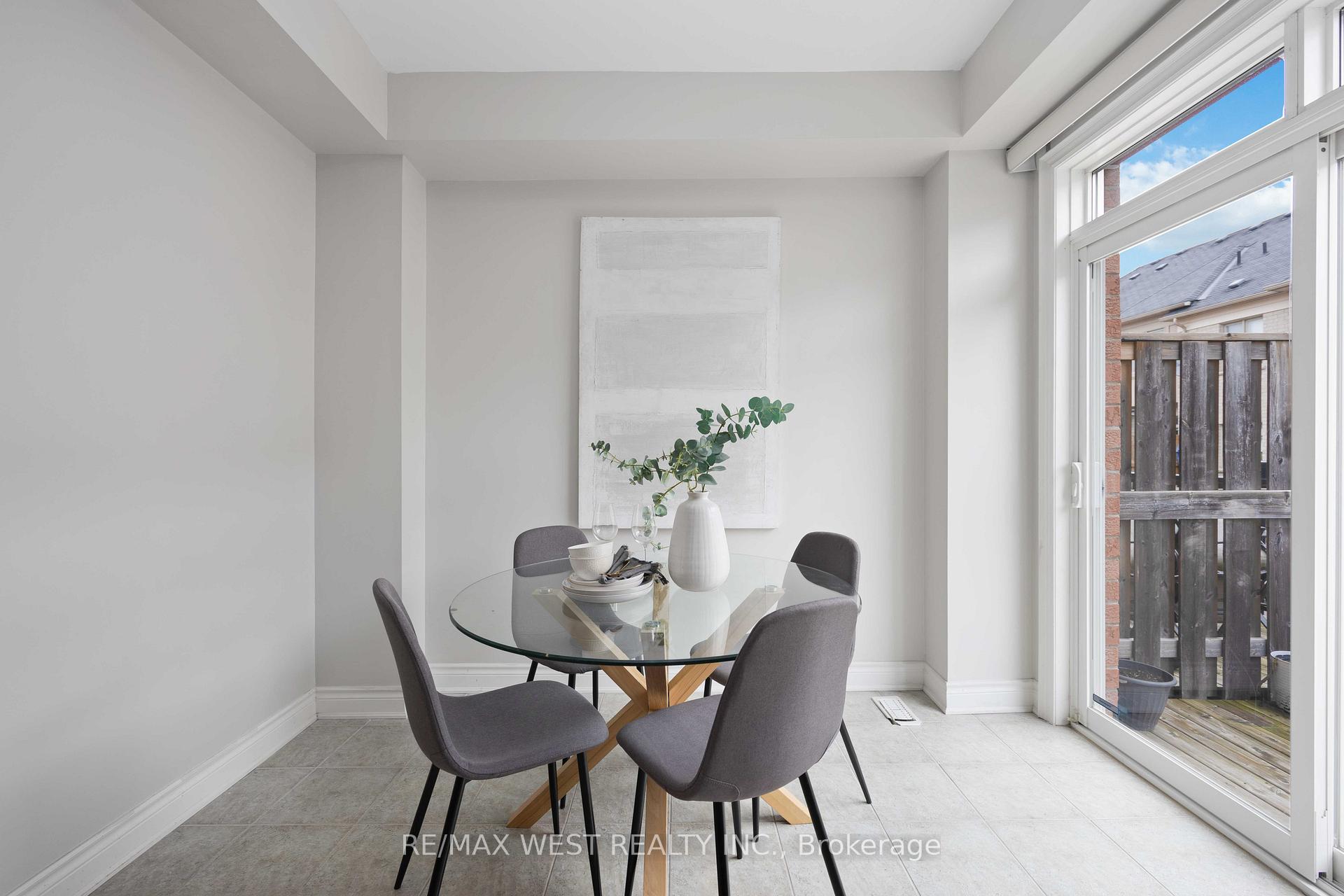 Photo 22 of 17 John Frank Road, Vaughan, East Woodbridge — HOMEH