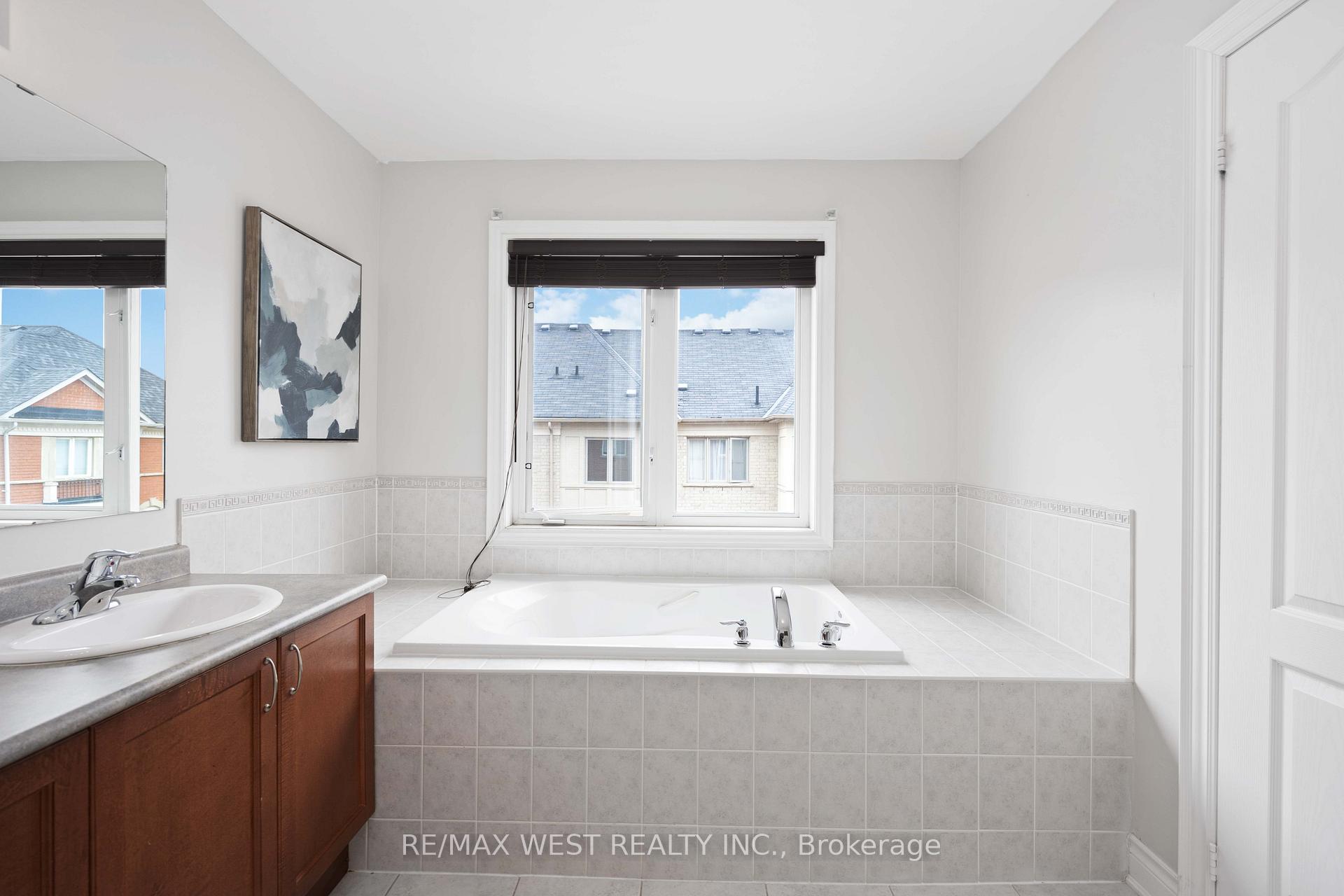 Photo 30 of 17 John Frank Road, Vaughan, East Woodbridge — HOMEH