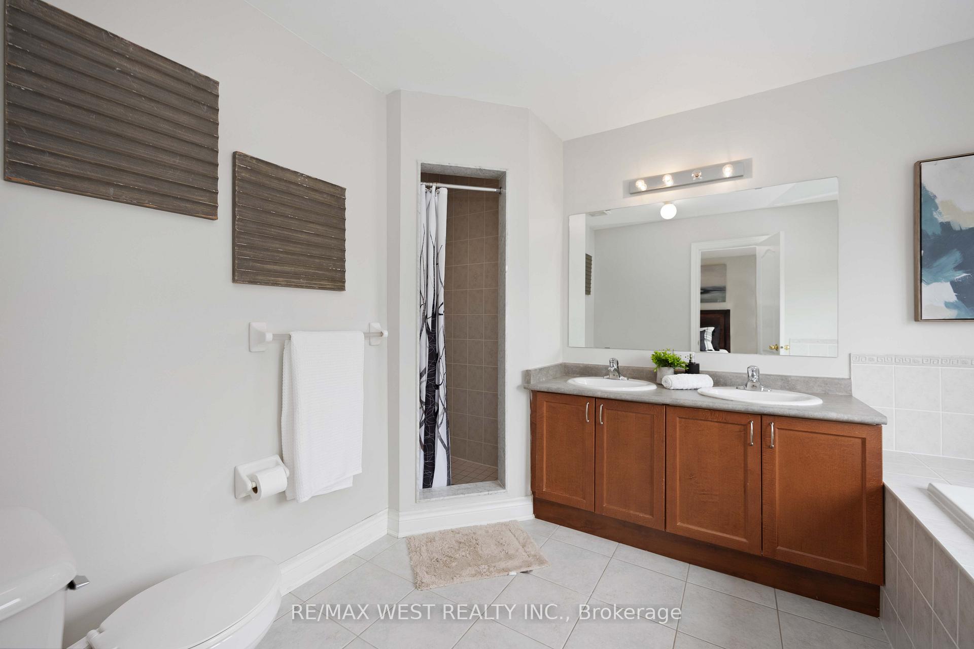 Photo 32 of 17 John Frank Road, Vaughan, East Woodbridge — HOMEH