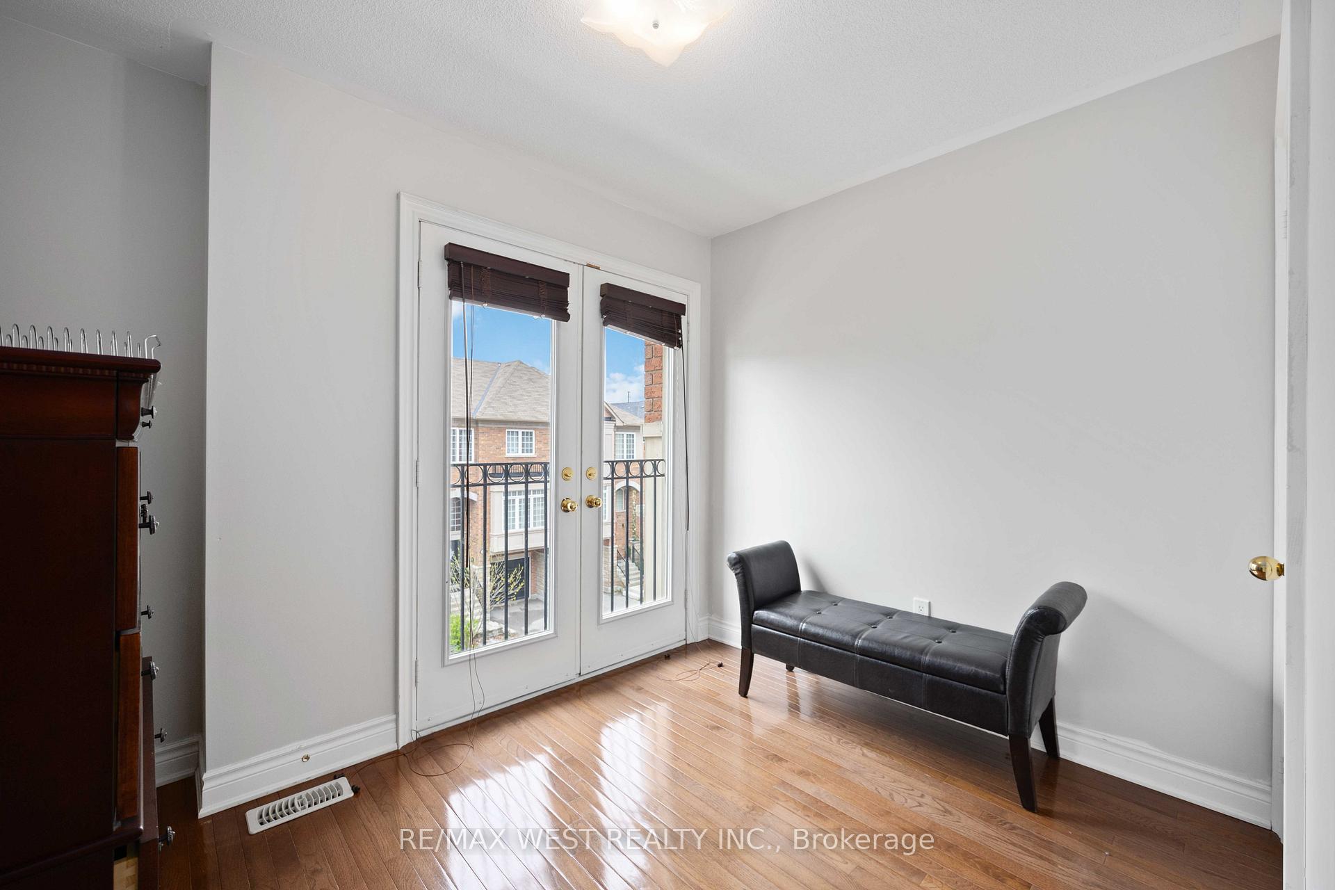 Photo 33 of 17 John Frank Road, Vaughan, East Woodbridge — HOMEH