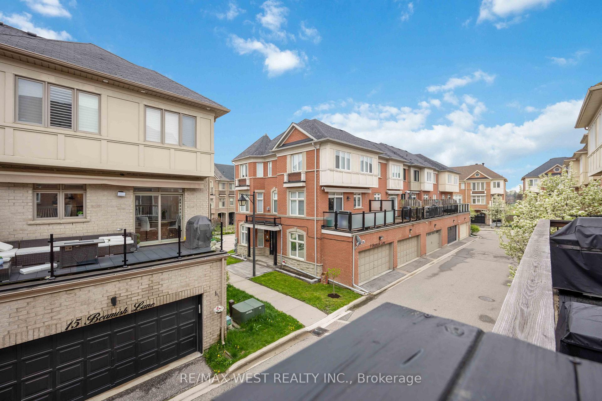 Photo 39 of 17 John Frank Road, Vaughan, East Woodbridge — HOMEH