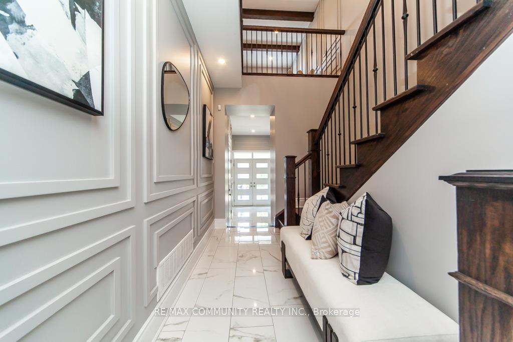 Photo 2 of 70 Barkerville Drive, Whitby, Lynde Creek — HOMEH