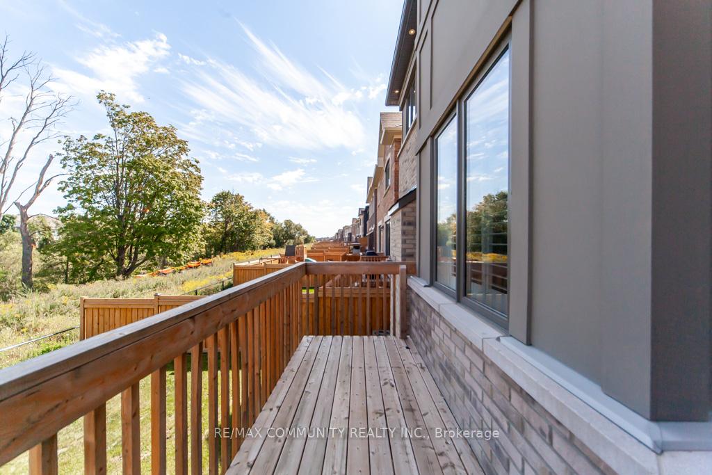 Photo 11 of 70 Barkerville Drive, Whitby, Lynde Creek — HOMEH