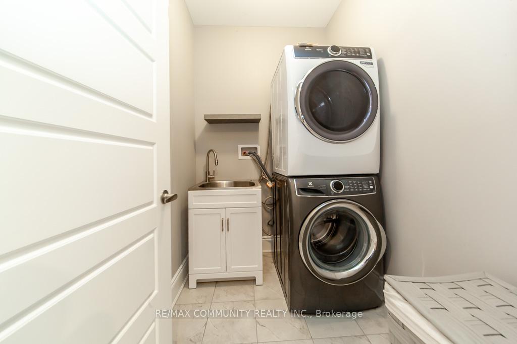 Photo 35 of 70 Barkerville Drive, Whitby, Lynde Creek — HOMEH