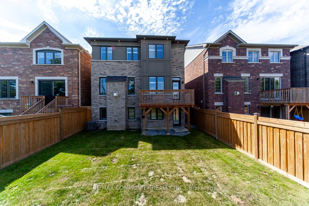 Photo 48 of 70 Barkerville Drive, Whitby, Lynde Creek — HOMEH