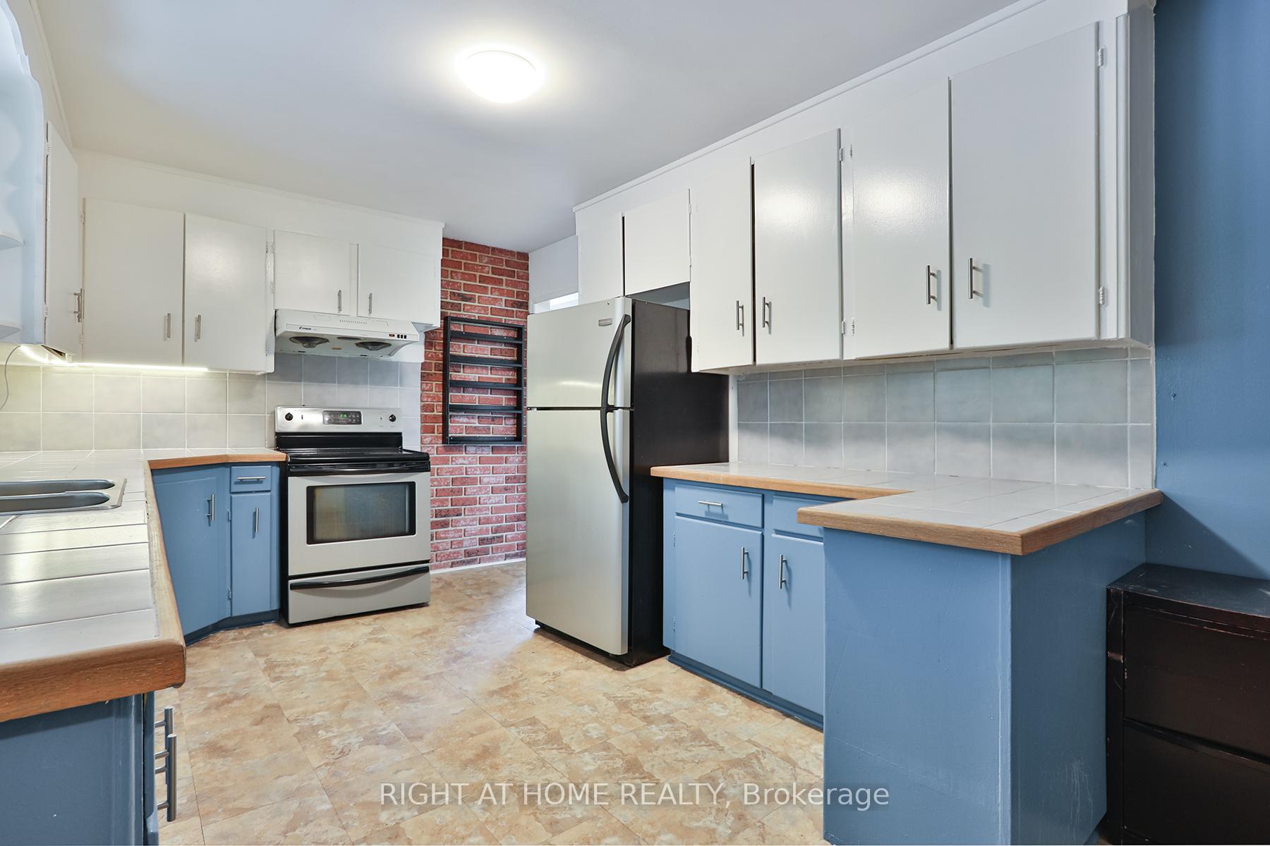 Photo 3 of 6661 Major Mackenzie Drive E, Markham, Greensborough — HOMEH