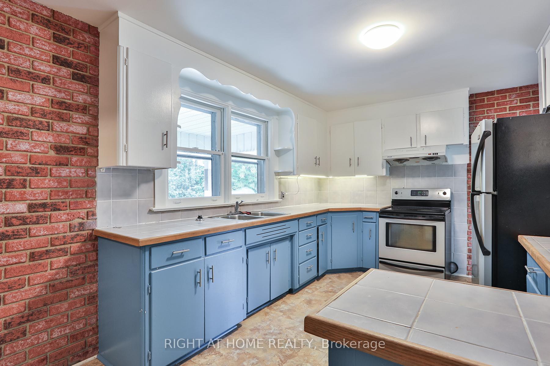 Photo 4 of 6661 Major Mackenzie Drive E, Markham, Greensborough — HOMEH