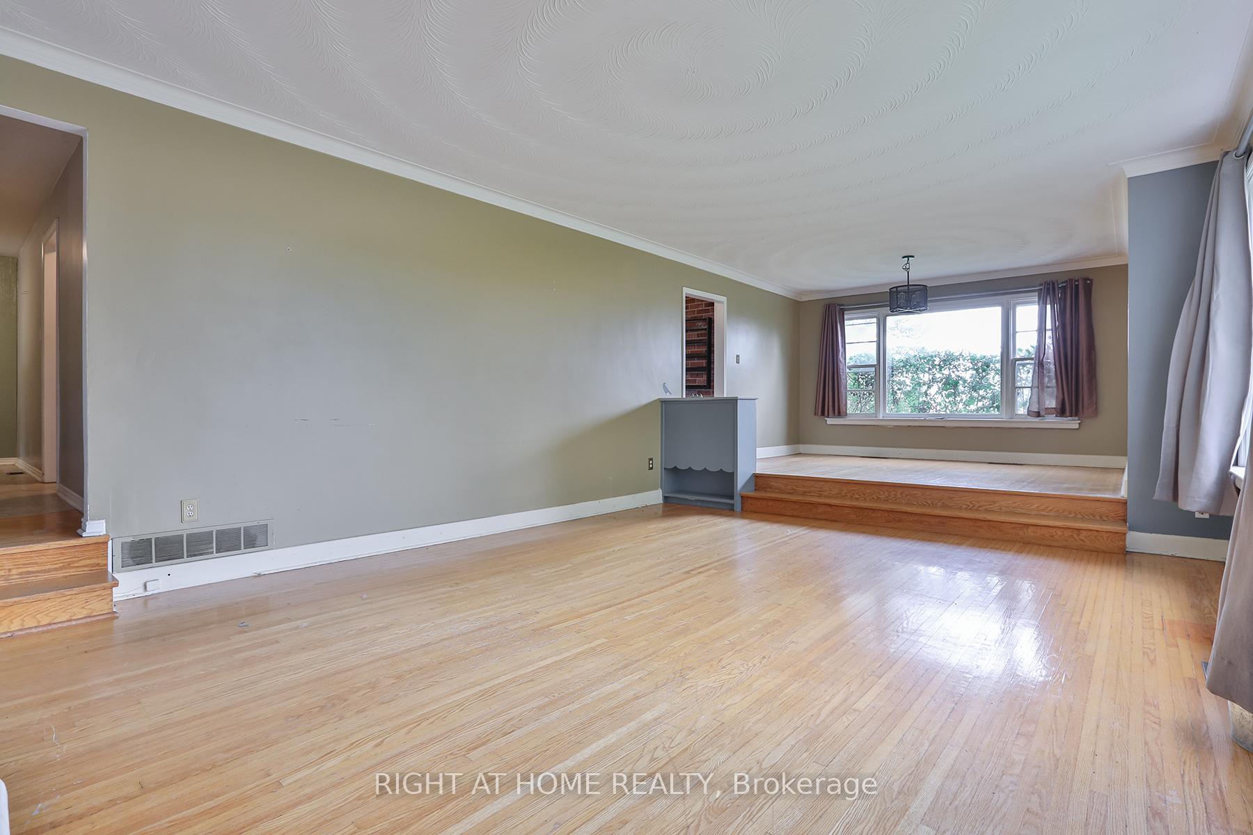 Photo 7 of 6661 Major Mackenzie Drive E, Markham, Greensborough — HOMEH